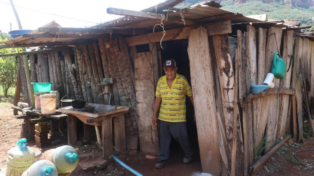 Aprender a leer el cielo: cómo Peniel usa la ciencia comunitaria para proteger el bosque chiquitano de Bolivia image